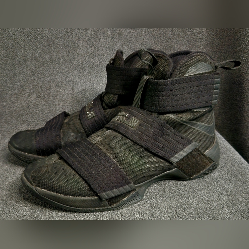 Nike LeBron Soldier 10 Black Space Mens Size 10